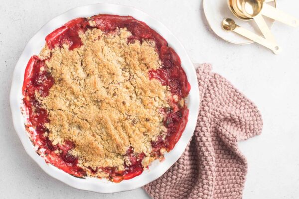 Rhubarb & Strawberry Crumble Pie